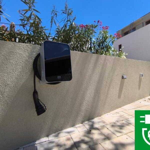 A close up of the 2. Gen electric vehicle charger