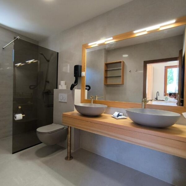 The modern bathroom in the studio apartments of villa Lojena